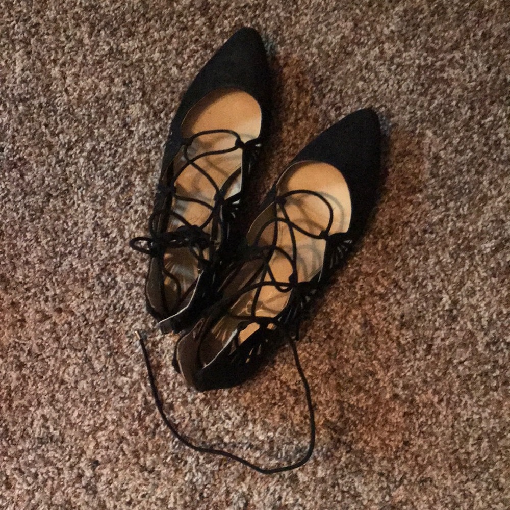 Ballet flat with straps